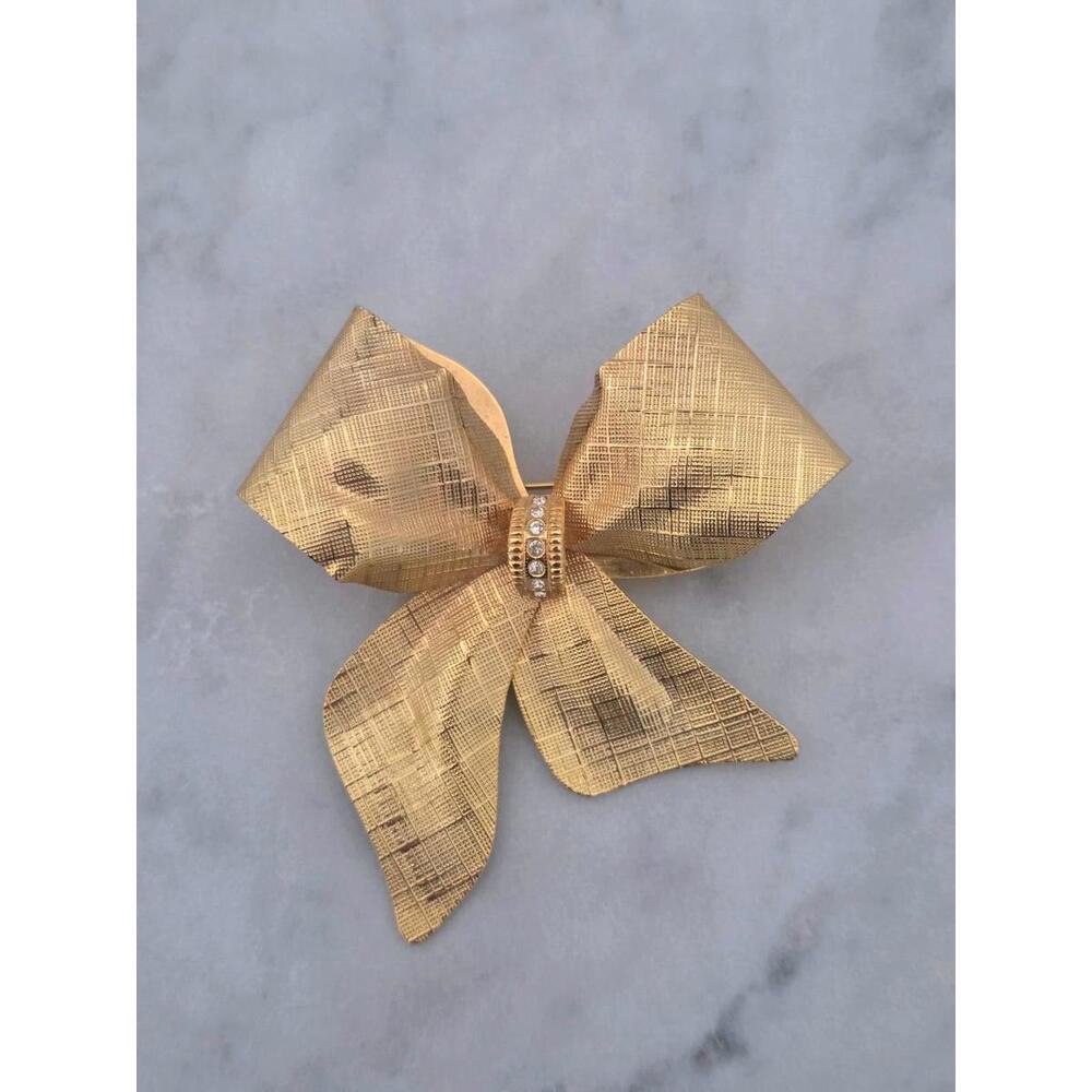 Vintage Gold Tone Bow Brooch with Rhinestone Center – Holiday Jewelry